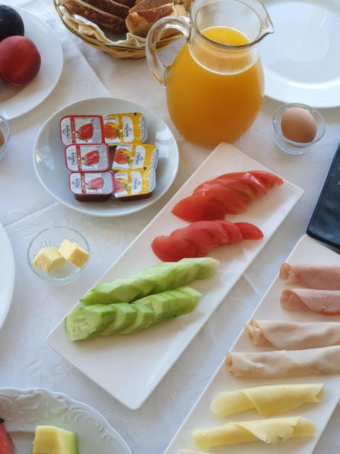 Hotel Nais Beach Дуррес Экстерьер фото