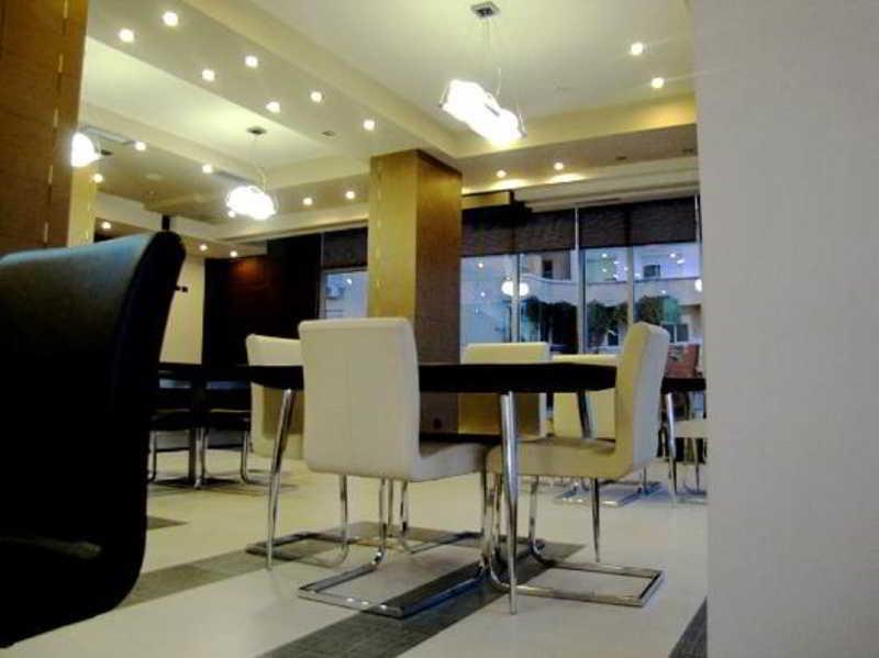 Hotel Nais Beach Дуррес Экстерьер фото