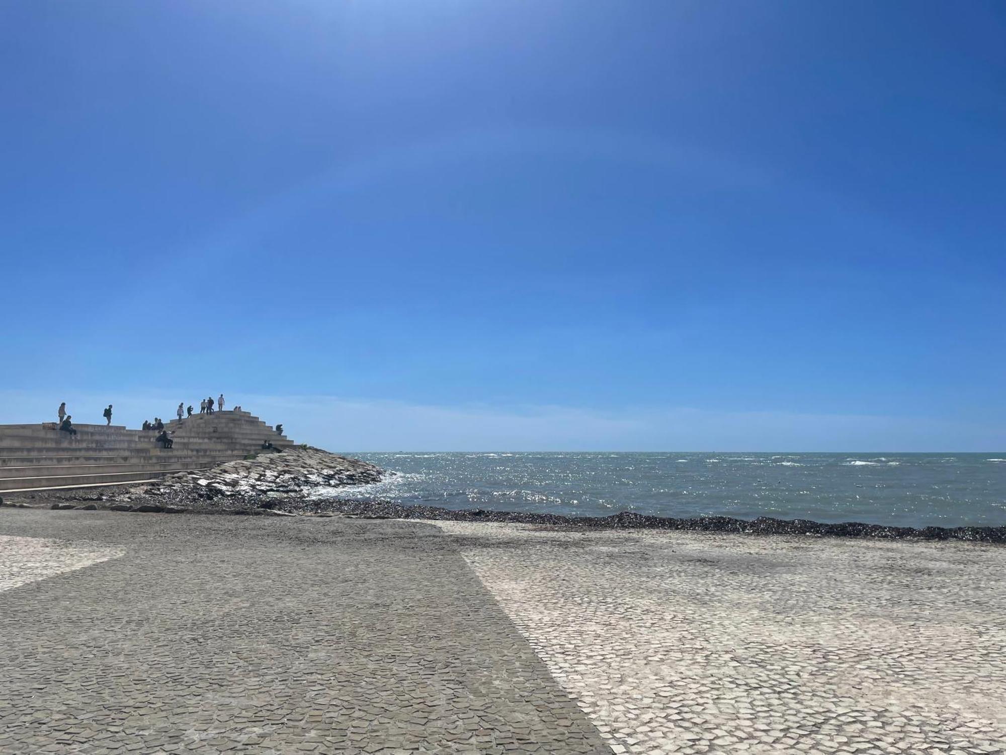 Hotel Nais Beach Дуррес Экстерьер фото