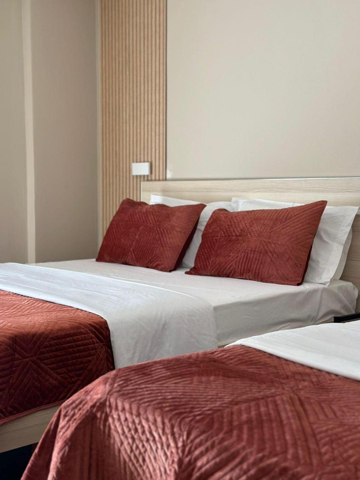 Hotel Nais Beach Дуррес Экстерьер фото