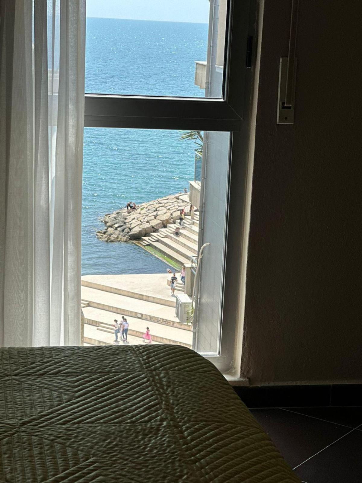 Hotel Nais Beach Дуррес Экстерьер фото