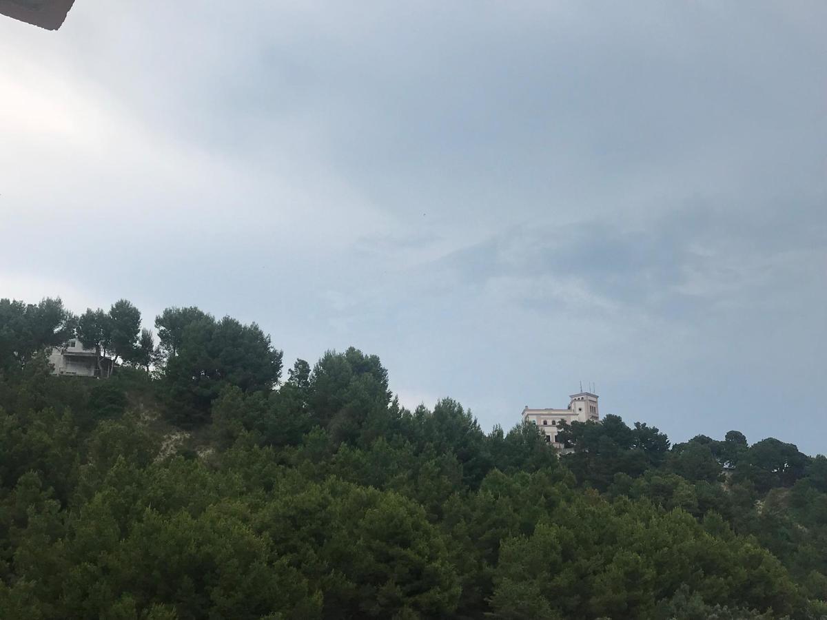 Hotel Nais Beach Дуррес Экстерьер фото