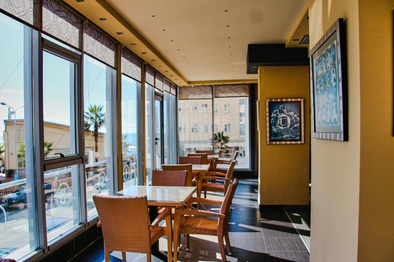 Hotel Nais Beach Дуррес Экстерьер фото